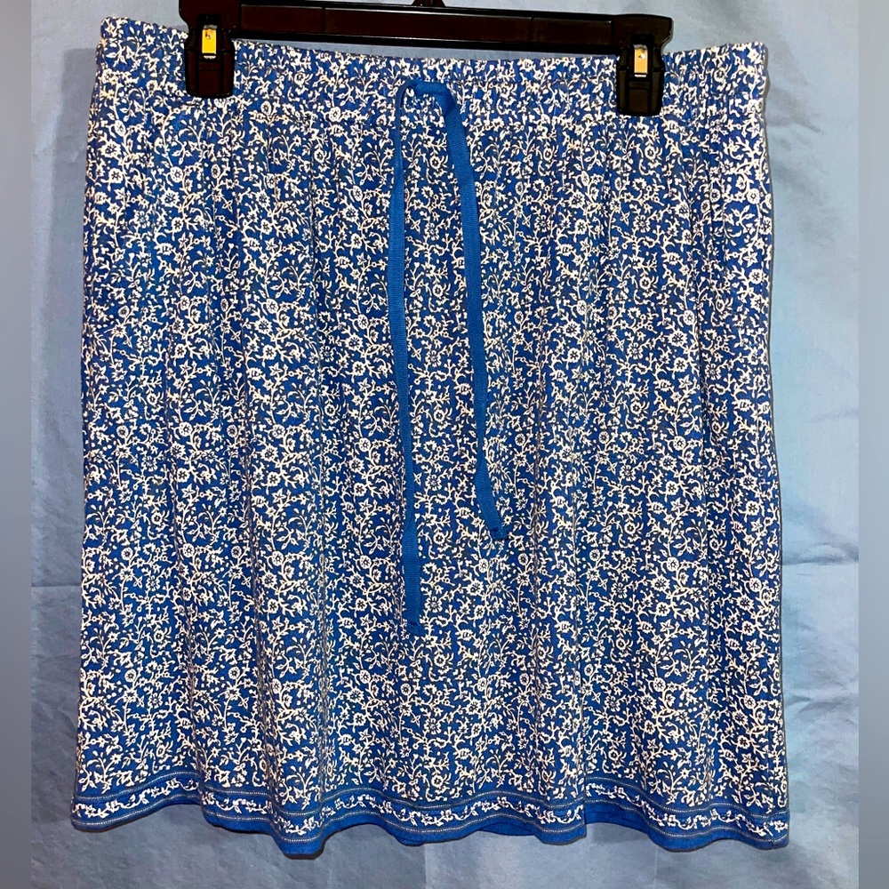 Max Studio Skirt Women’s Sz XL with front pockets and drawstring waist